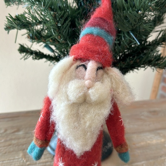 Wool Felt Santa w/Red Hat - Picture 2 of 13